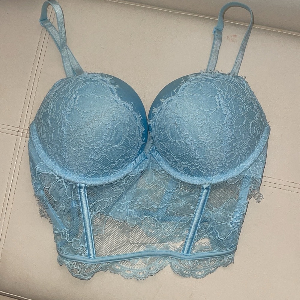 (1) Victoria Secret Bombshell add 2 cups push up lace corset top